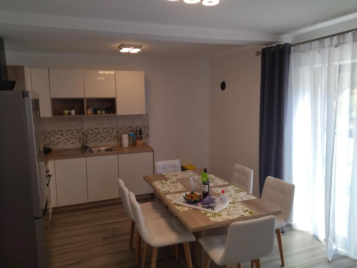 Holiday Apartments Cecilija Supetarska Draga Esterno foto