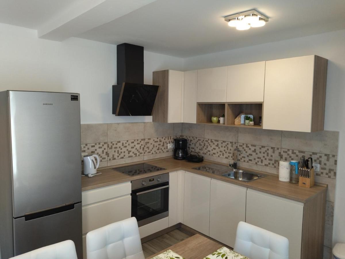 Holiday Apartments Cecilija Supetarska Draga Esterno foto