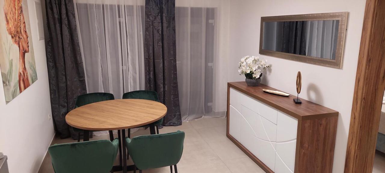 Holiday Apartments Cecilija Supetarska Draga Esterno foto